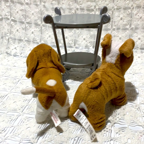 American Girl Dogs & Table. Bulldog & Dachshund. . - Picture 15 of 16